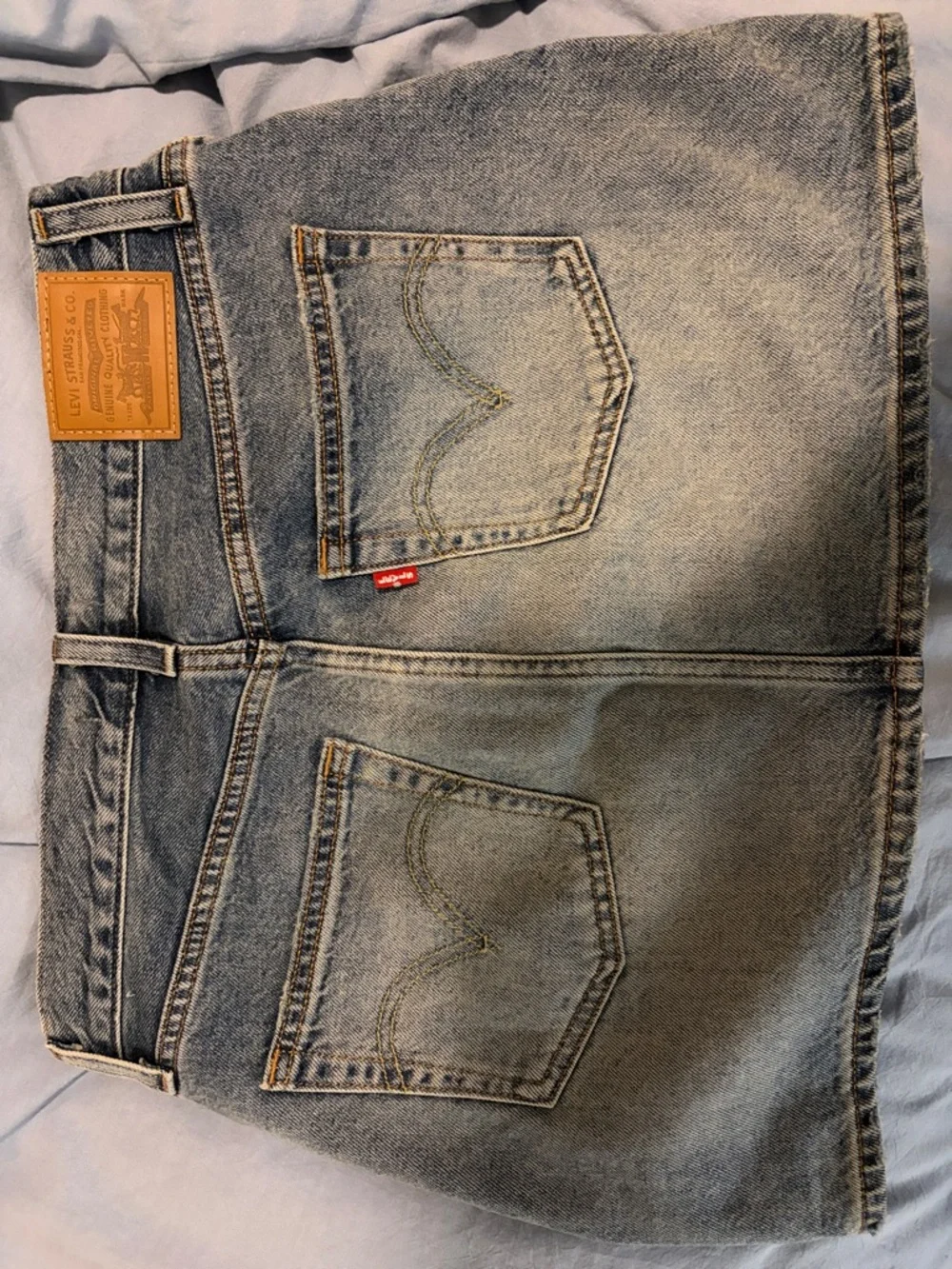 Levi's blue denim mini skirt with contrast stitching - Picture 3 of 3